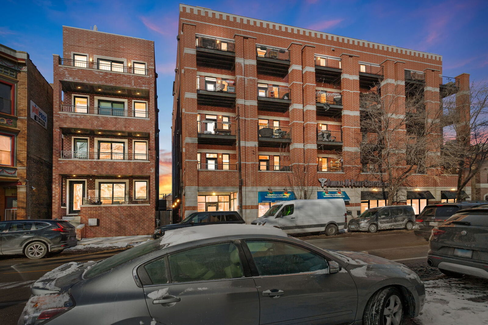 Property Photo:  2222 W Belmont Avenue 203  IL 60618 