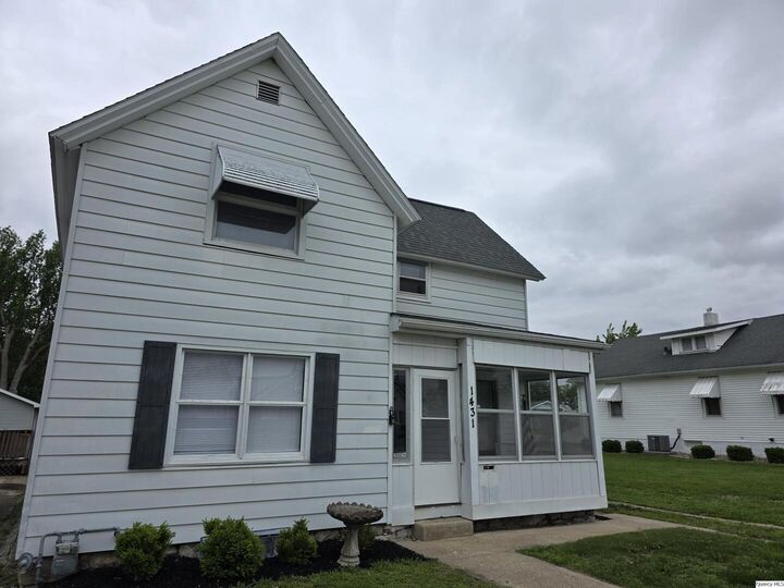 Property Photo: 1431 Spruce Street IL 62301