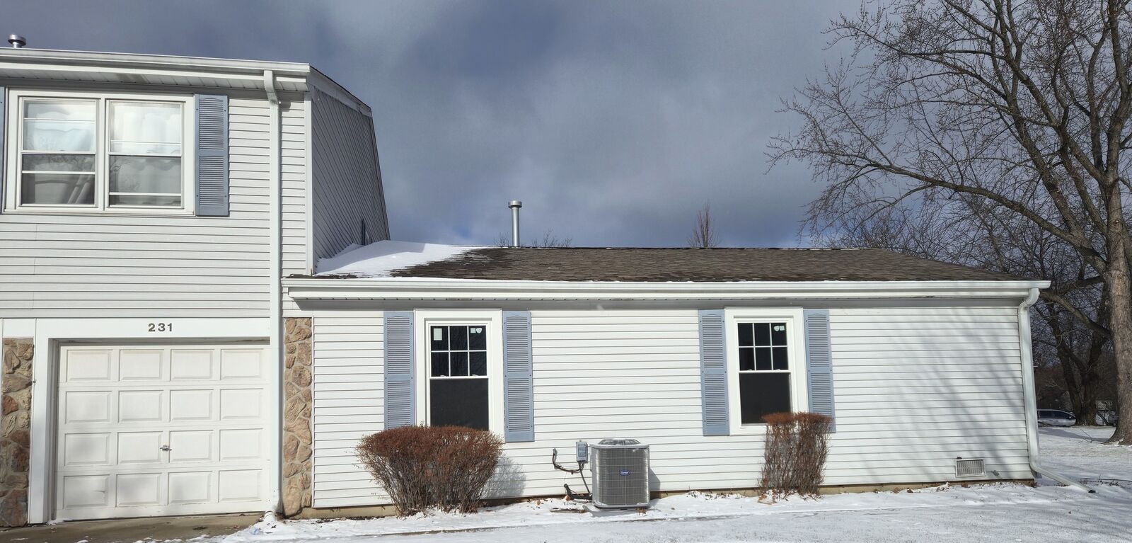 Property Photo:  231 Harvest Court  IL 60061 