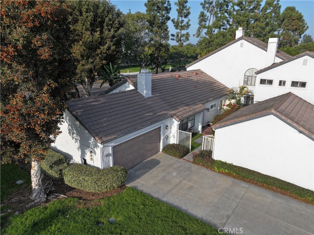 Property Photo:  405 E Yale Loop  CA 92614 