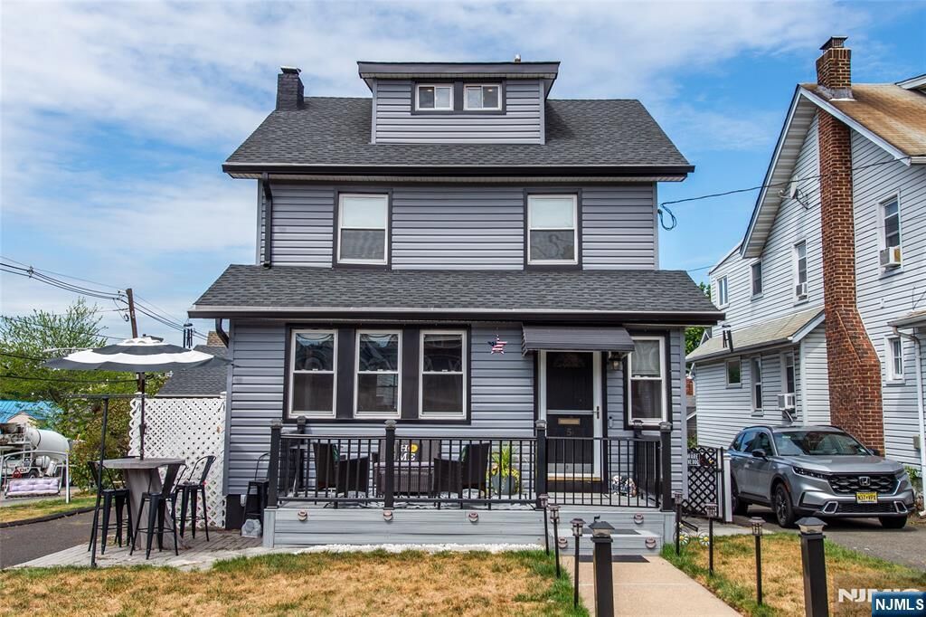 Property Photo:  5 Newell Place  NJ 07031 