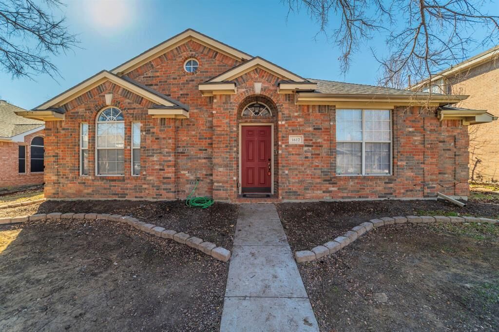 Property Photo: 1612 Niagara Boulevard TX 75077