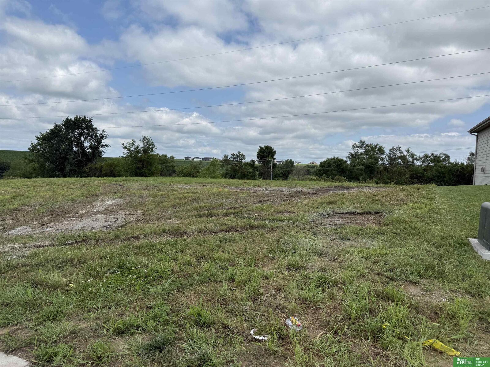 Property Photo:  5513 N 205th Street  NE 68022 