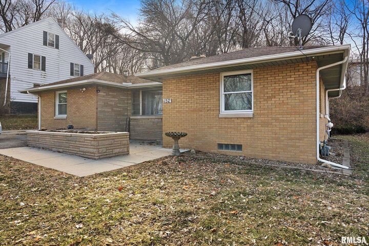 Property Photo: 152 Pekin Avenue IL 61611