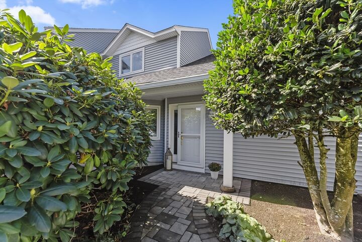 Property Photo:  42 Fairway Dr Golfview  MA 02360 