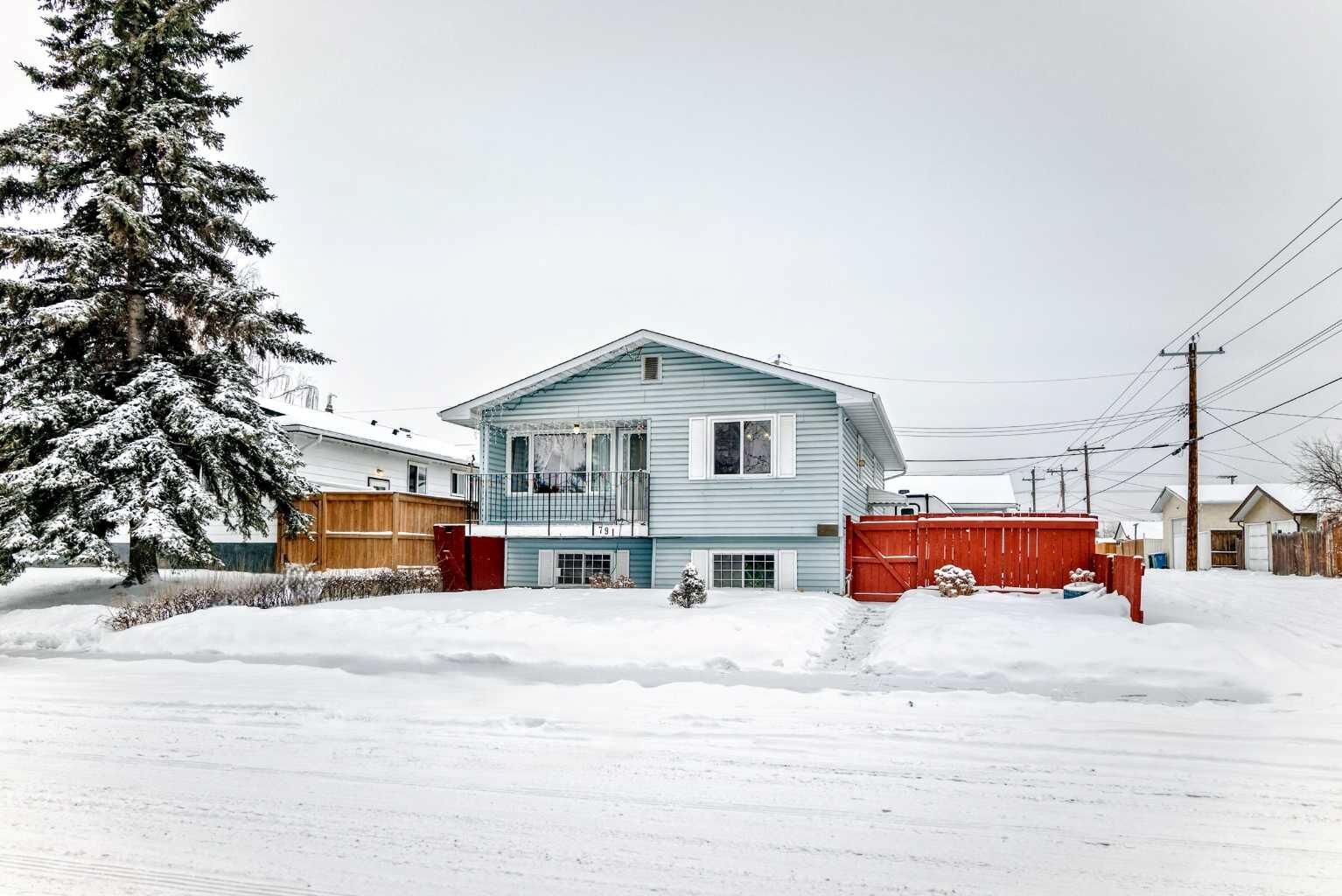 Property Photo:  791 Penbrooke Road SE  AB T2A 3T4 