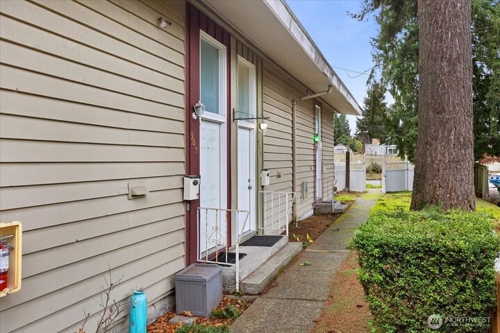 Property Photo:  9018  8th Avenue SW 9024  WA 98106 