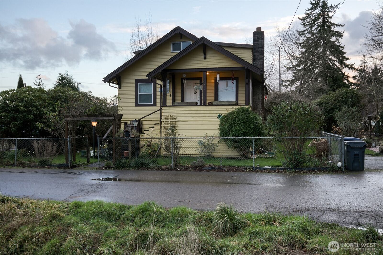Property Photo:  1131 W Schley Street  WA 98520 