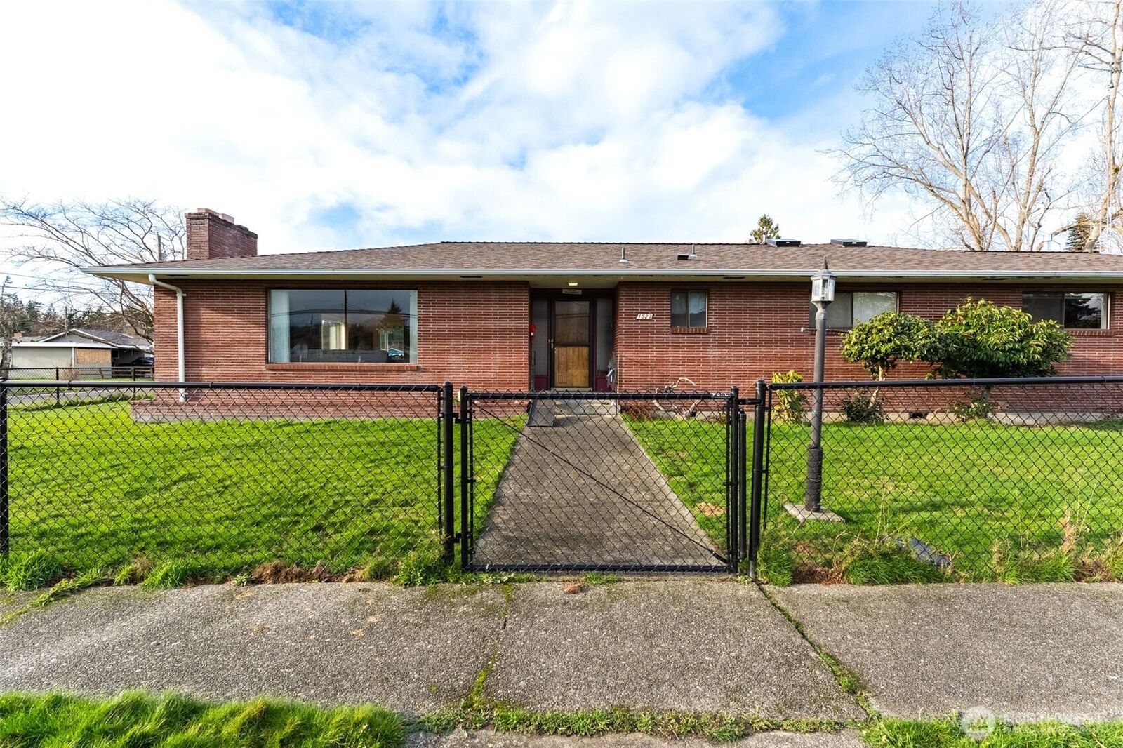 Property Photo:  1523 S 15th Street  WA 98274 