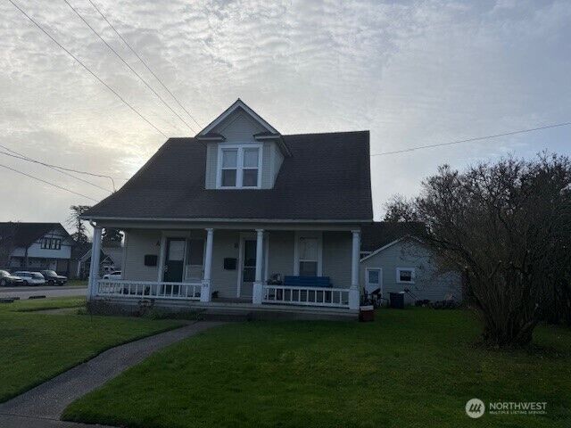 Property Photo:  618  Kentucky Street  WA 98225 