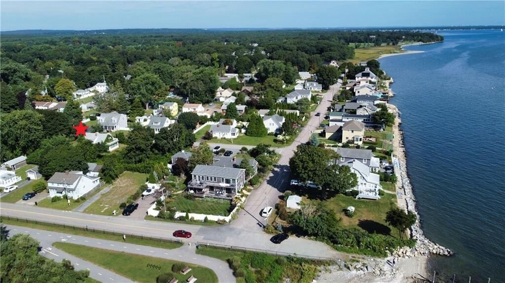 Property Photo:  97 Floral Avenue  RI 02852 