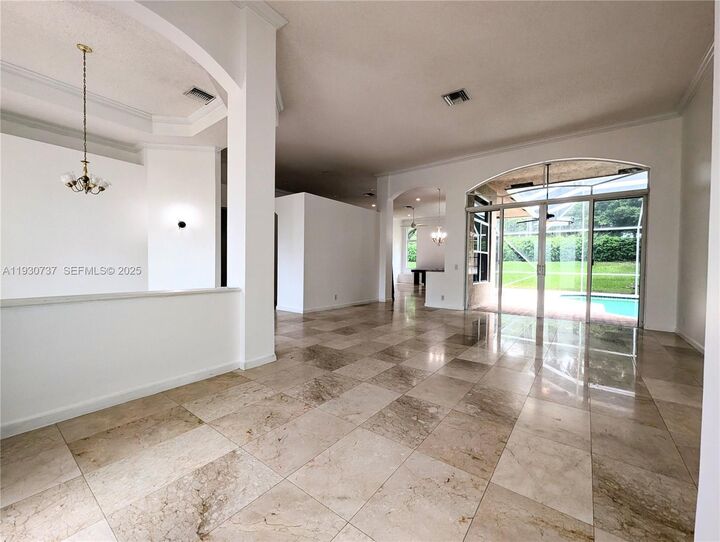 Property Photo:  3937 Nighthawk Dr  FL 33331 