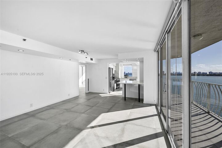 Property Photo: 7601 E Treasure Dr 920 FL 33141