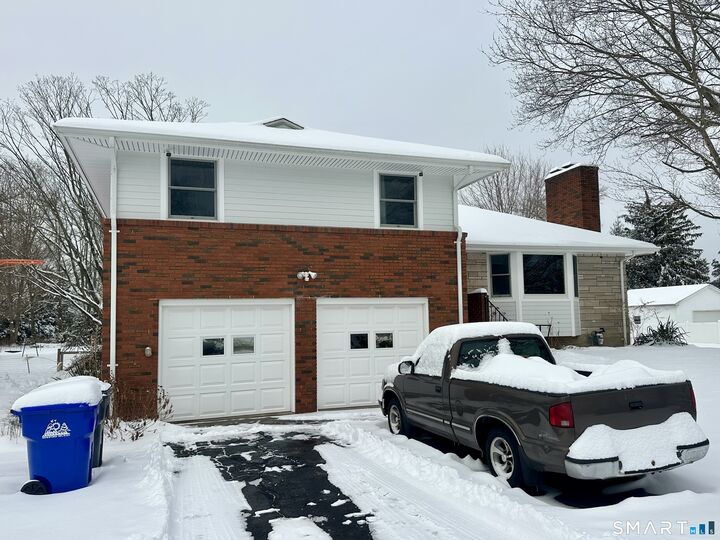 Property Photo:  43 Featherbed Lane  CT 06405 