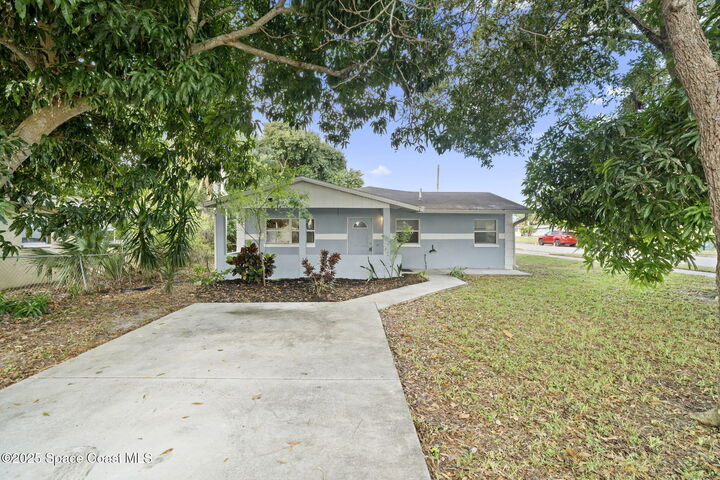 Property Photo:  801 Washington Avenue  FL 32922 