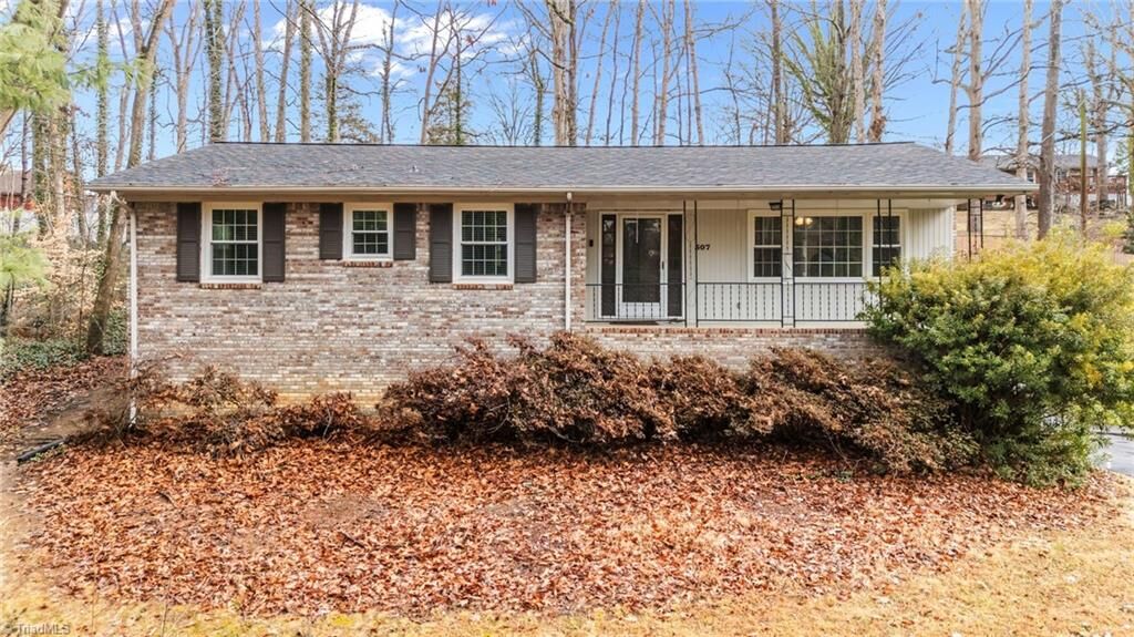 Property Photo:  507 Valleybrook Drive  NC 27282 