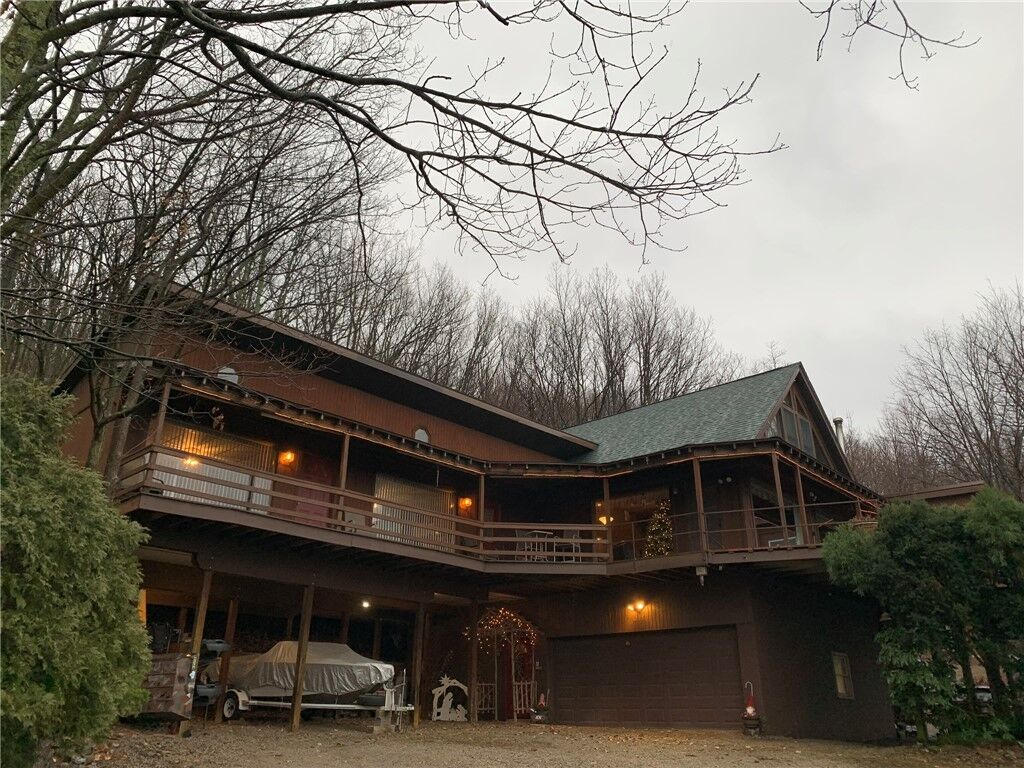 Property Photo:  235 Pine Knob Rd  PA 15445 