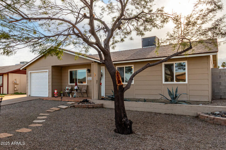 Property Photo:  1029 W Oxford Drive  AZ 85283 