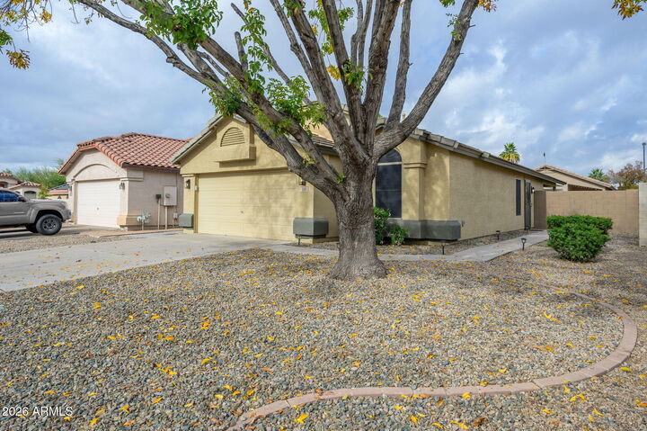 Property Photo:  590 E Kyle Drive  AZ 85296 
