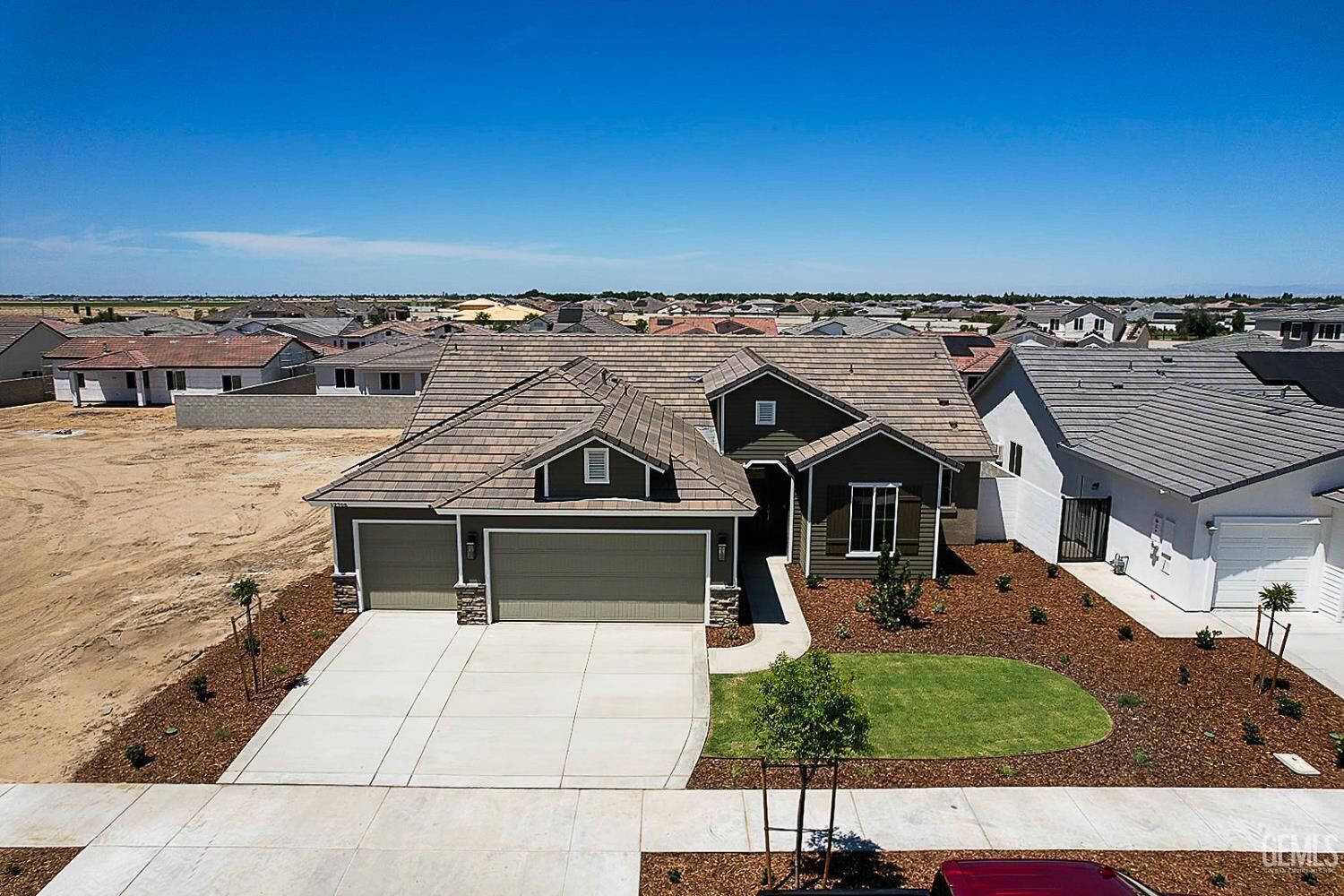 Property Photo:  12708 Graham Court  CA 93311 