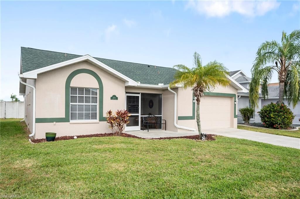 Property Photo:  3581 Gloxinia Dr  FL 33917 