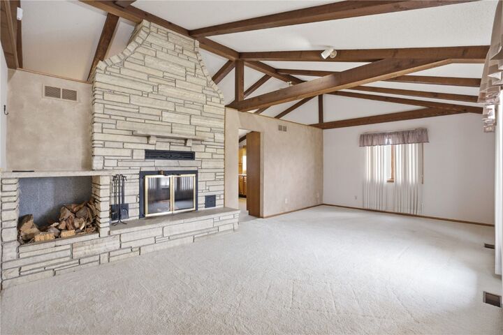 Property Photo:  507 1st Ave  IA 52216 