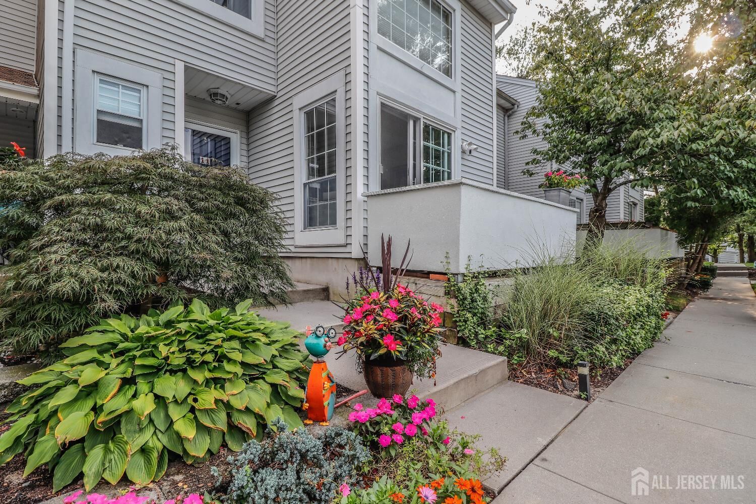 Property Photo:  11 Borelle Square  NJ 08859 