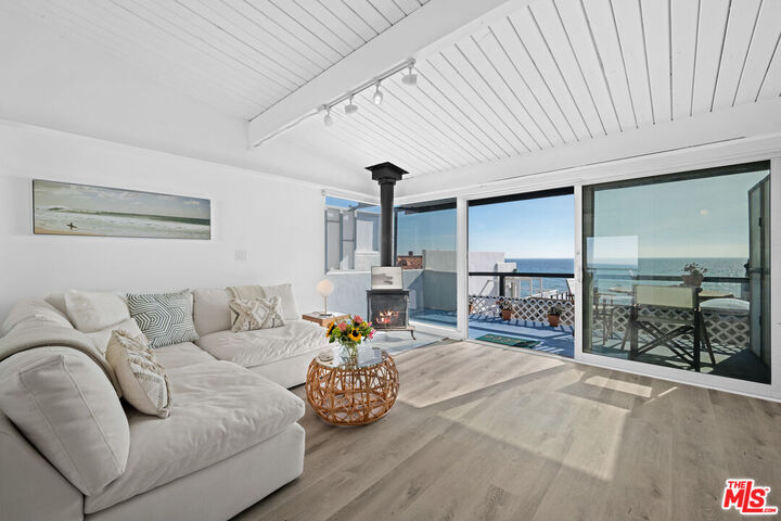 Property Photo: 25154 Malibu Rd CA 90265