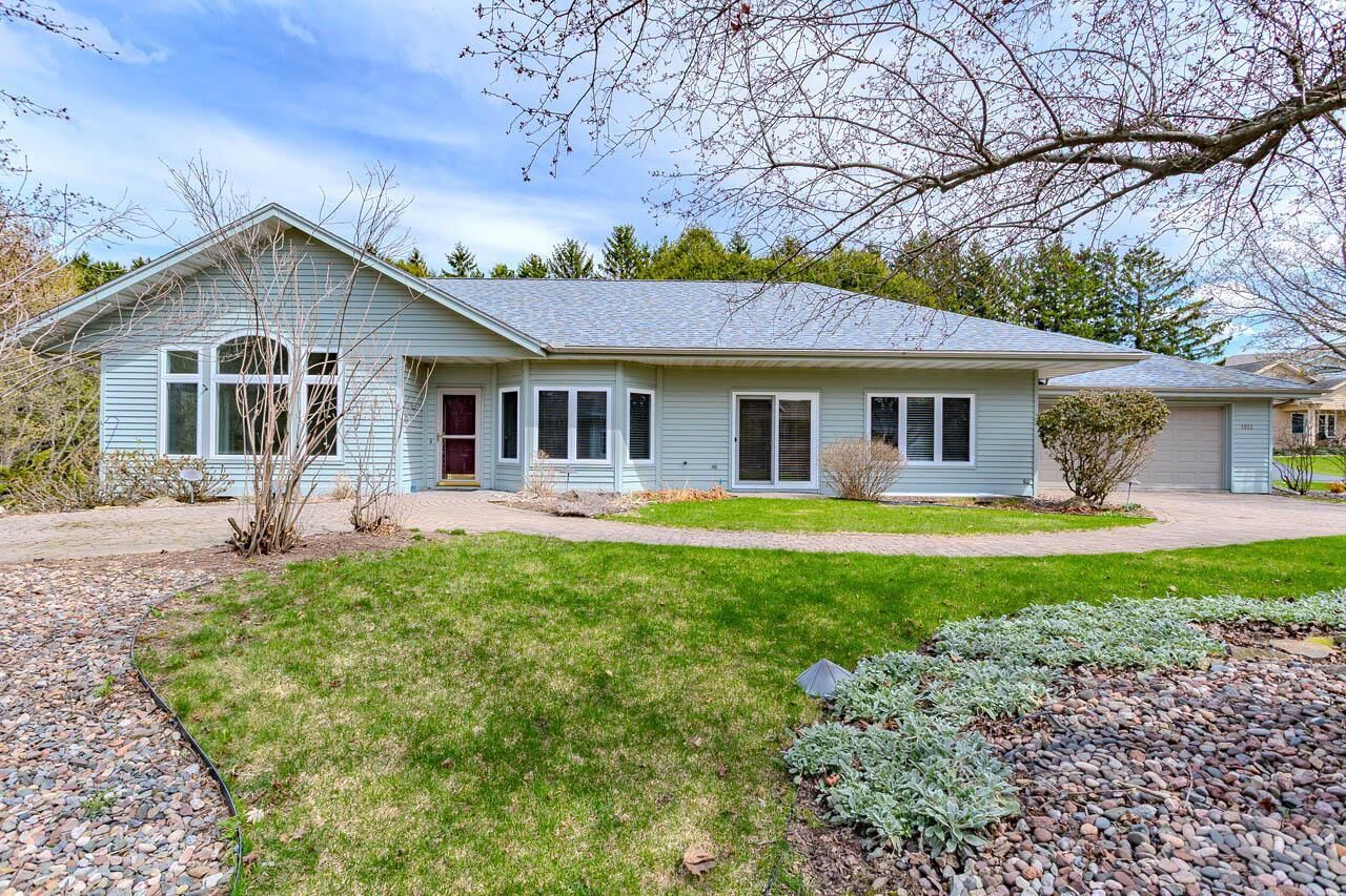 Property Photo:  1012 Easthill Place  WI 54403 