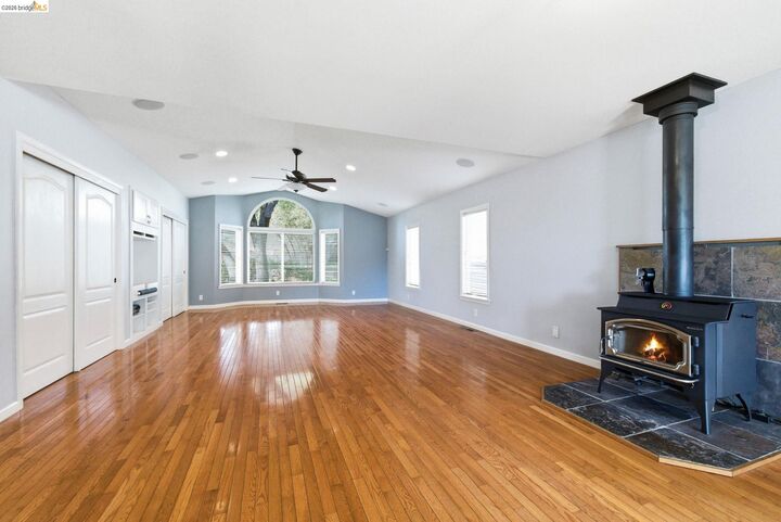 Property Photo:  15 Corte Del Encino  CA 95370 