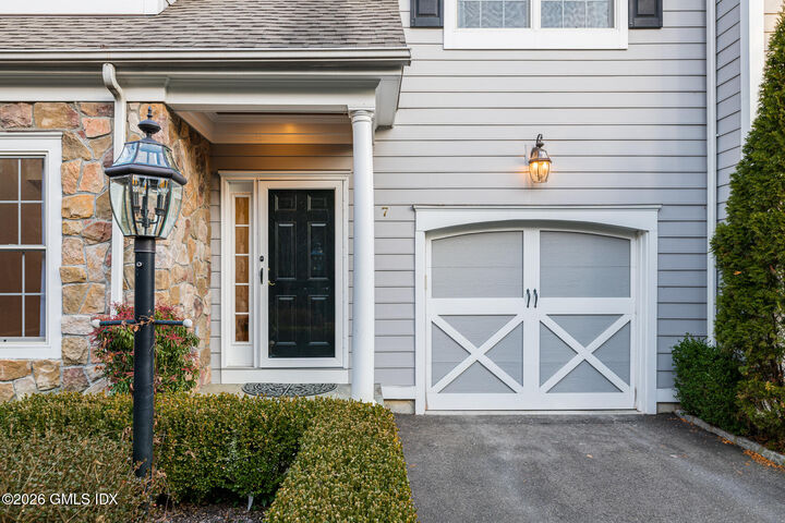 Property Photo:  59 Le Grande Avenue 7  CT 06830 