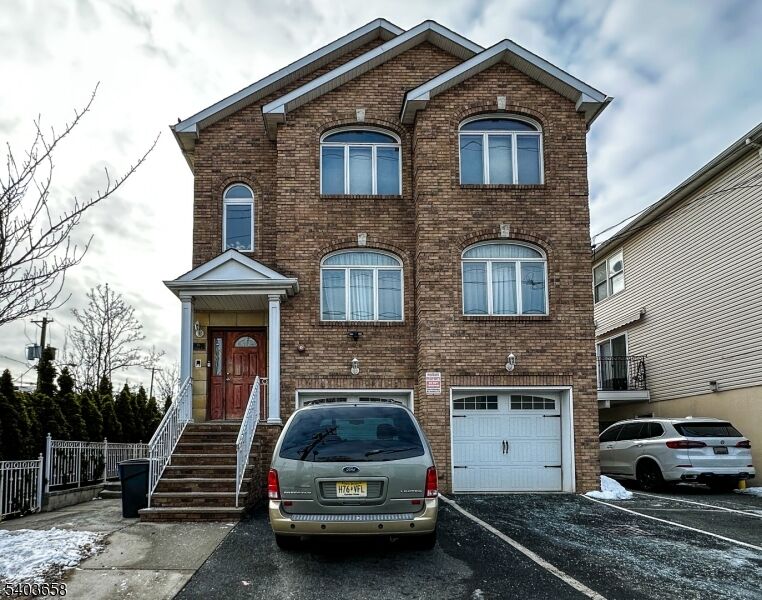 Property Photo:  171 Clifford St, Unit 1  NJ 07105 