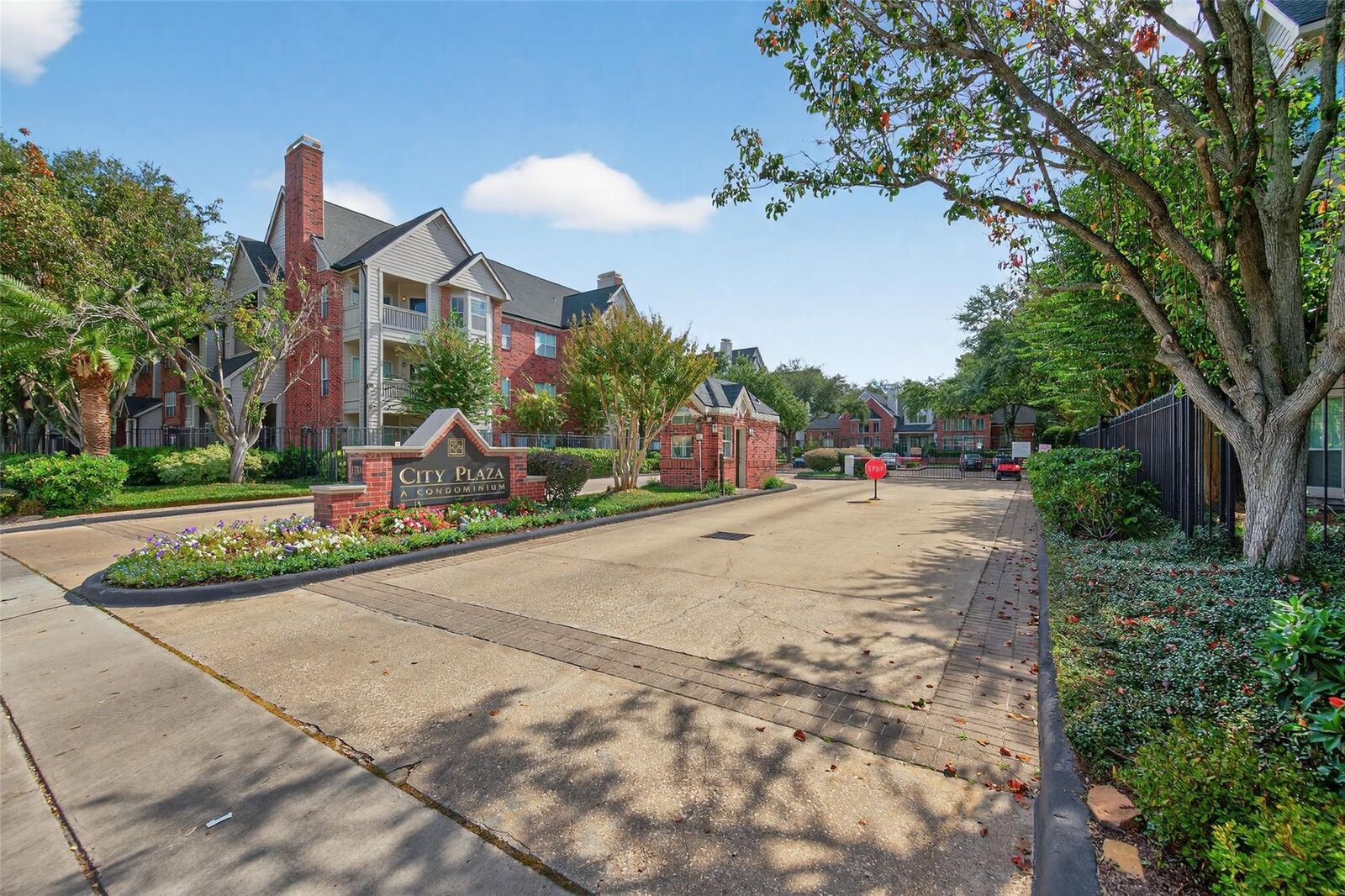 Property Photo: 1330 Old Spanish Trail 3206 TX 77054