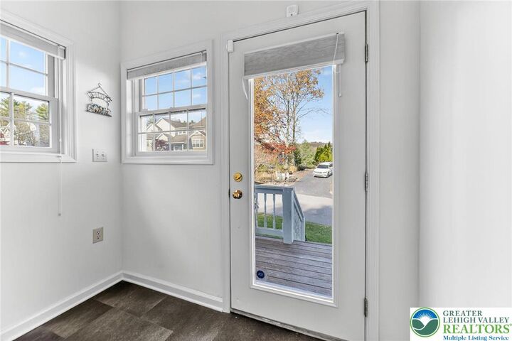 Property Photo:  230 Hawthorne Village Court  PA 18302 