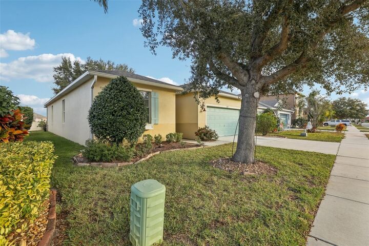 Property Photo:  1689 Strathmore Circle  FL 32757 