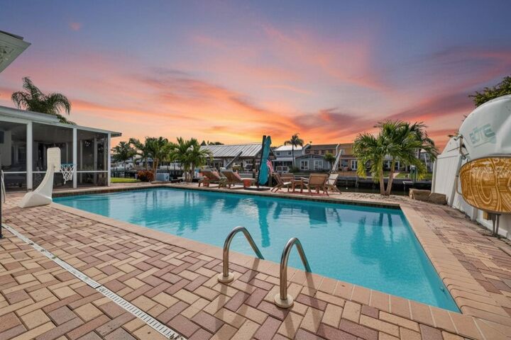 Property Photo:  8718 Palisades Drive  FL 33615 