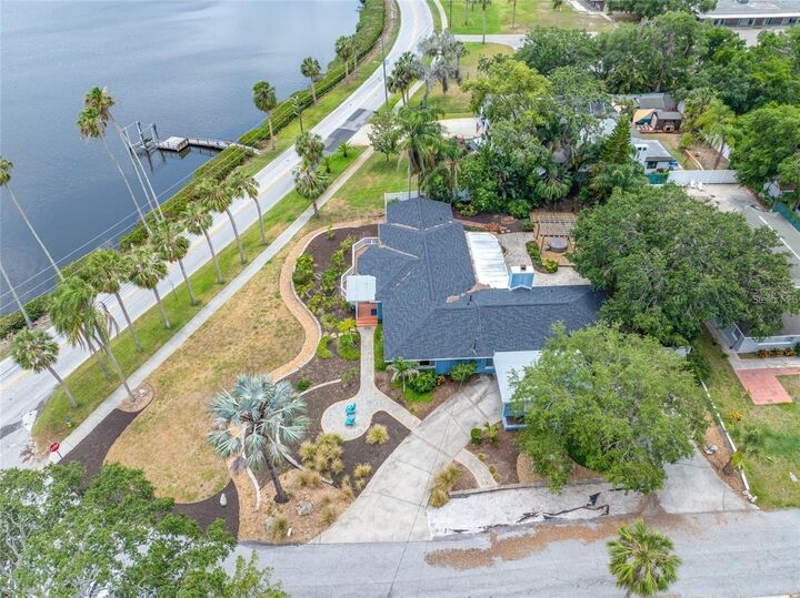 Property Photo:  401 Whitcomb Boulevard  FL 34689 