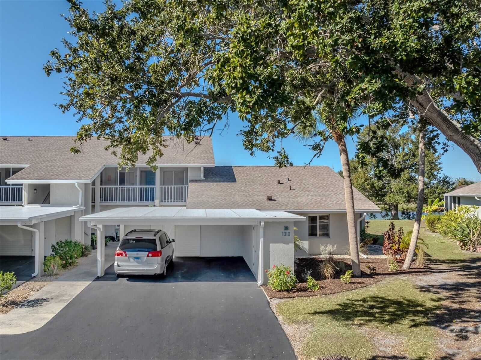 Property Photo:  1310 Pine Lake Drive 10  FL 34285 