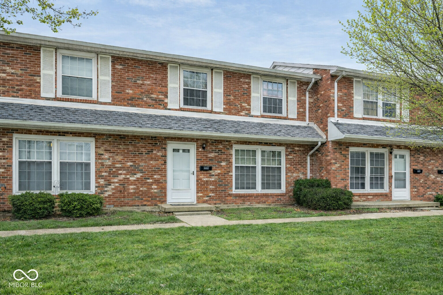 Property Photo:  2208 Roselawn Drive 4  IN 46052 