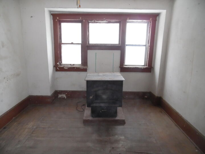 Property Photo:  112 Lincoln Court  MI 49203 