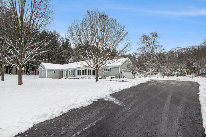 Property Photo: 9131 N 42nd Street MI 49060