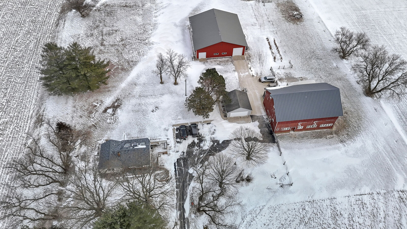 Property Photo:  13535 County Line Road  IL 61038 