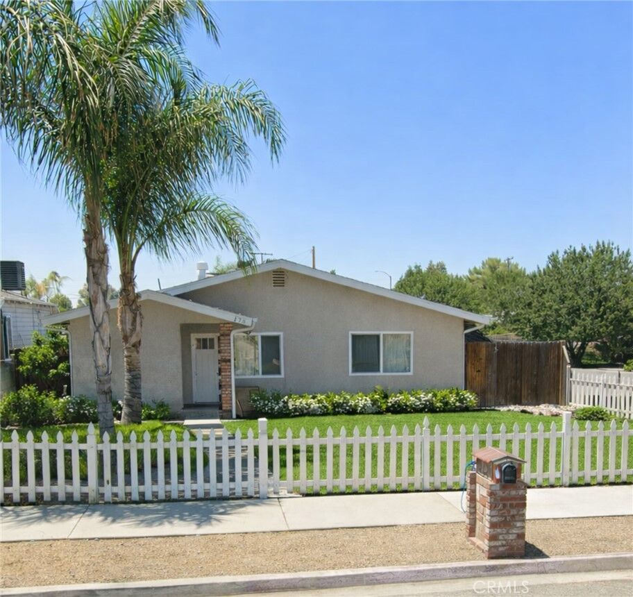 Property Photo:  175 N Tahquitz  CA 92543 