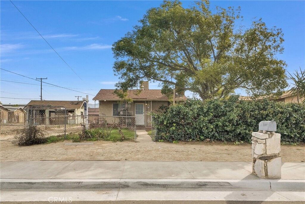 Property Photo:  2542 Hall Avenue  CA 92509 