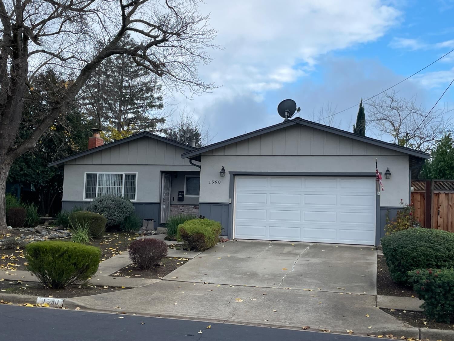 Property Photo:  1590 Laverne Way  CA 94521 