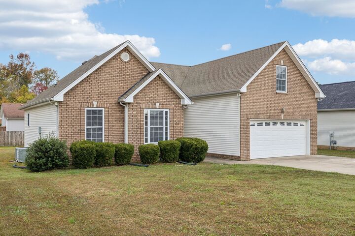 Property Photo:  238 Clydesdale Ln  TN 37172 