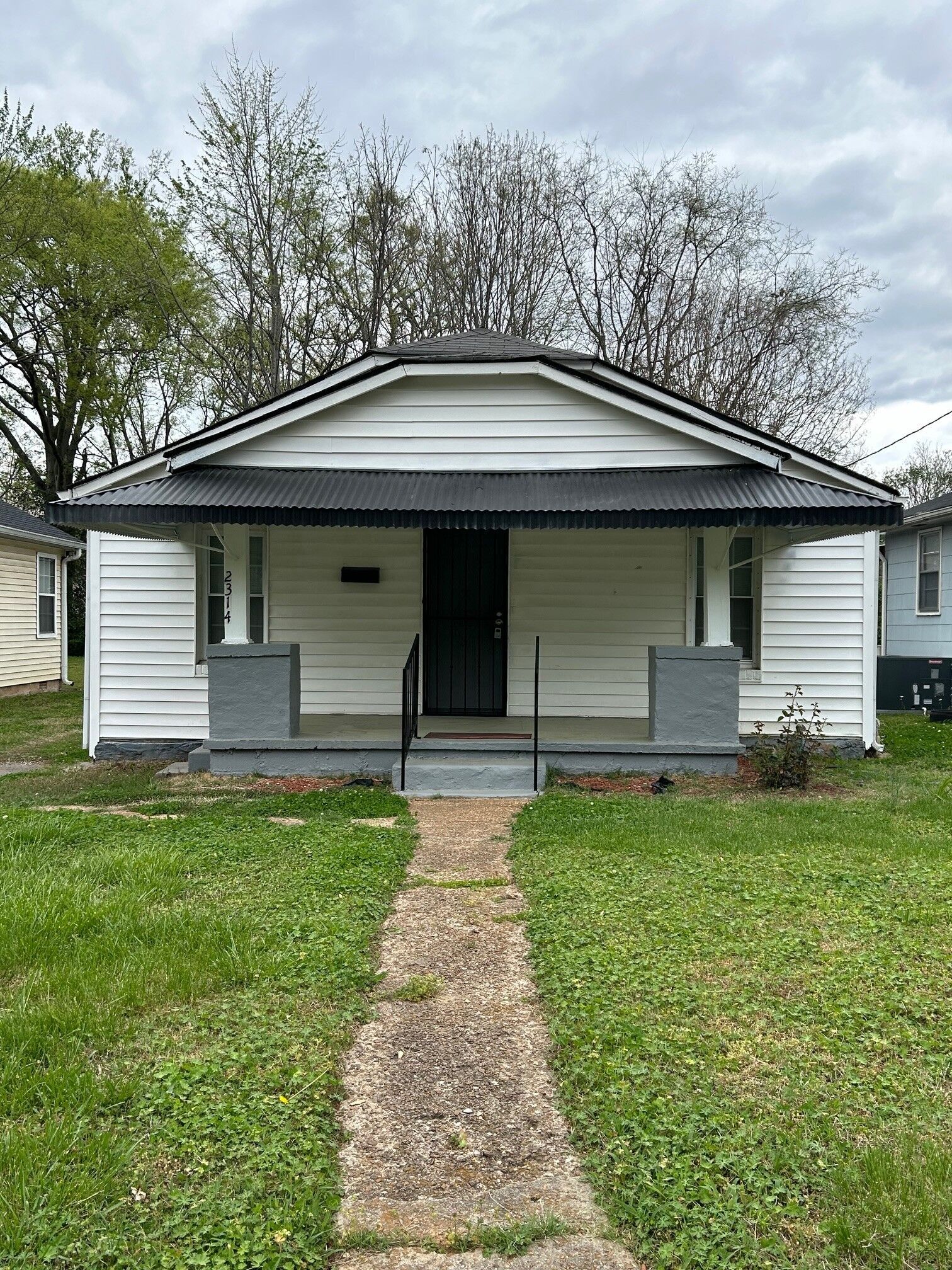 Property Photo: 2314 Alameda St TN 37208