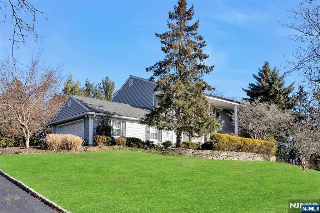 Property Photo:  44 Blueberry Drive  NJ 07677 