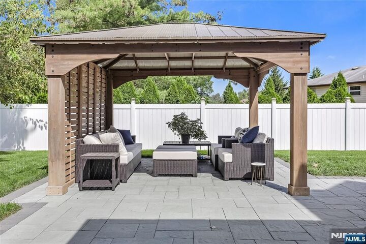 Property Photo:  82 Pocohontas Path  NJ 07035 