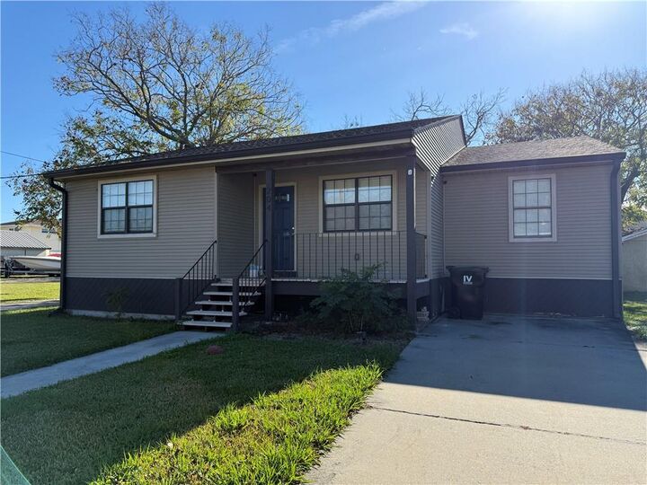 Property Photo: 204 E Urquhart Street LA 70043